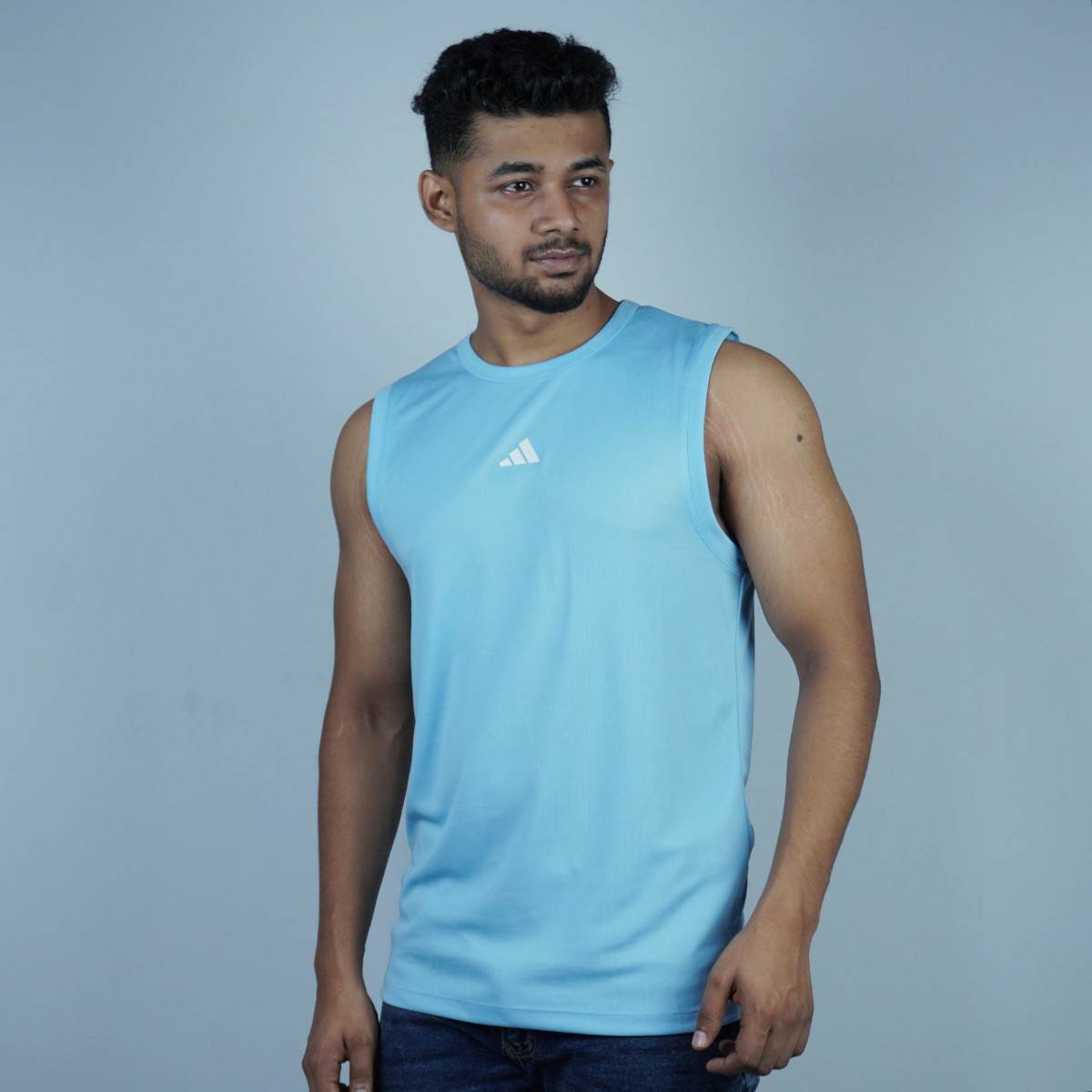 MEGI T SHIRT